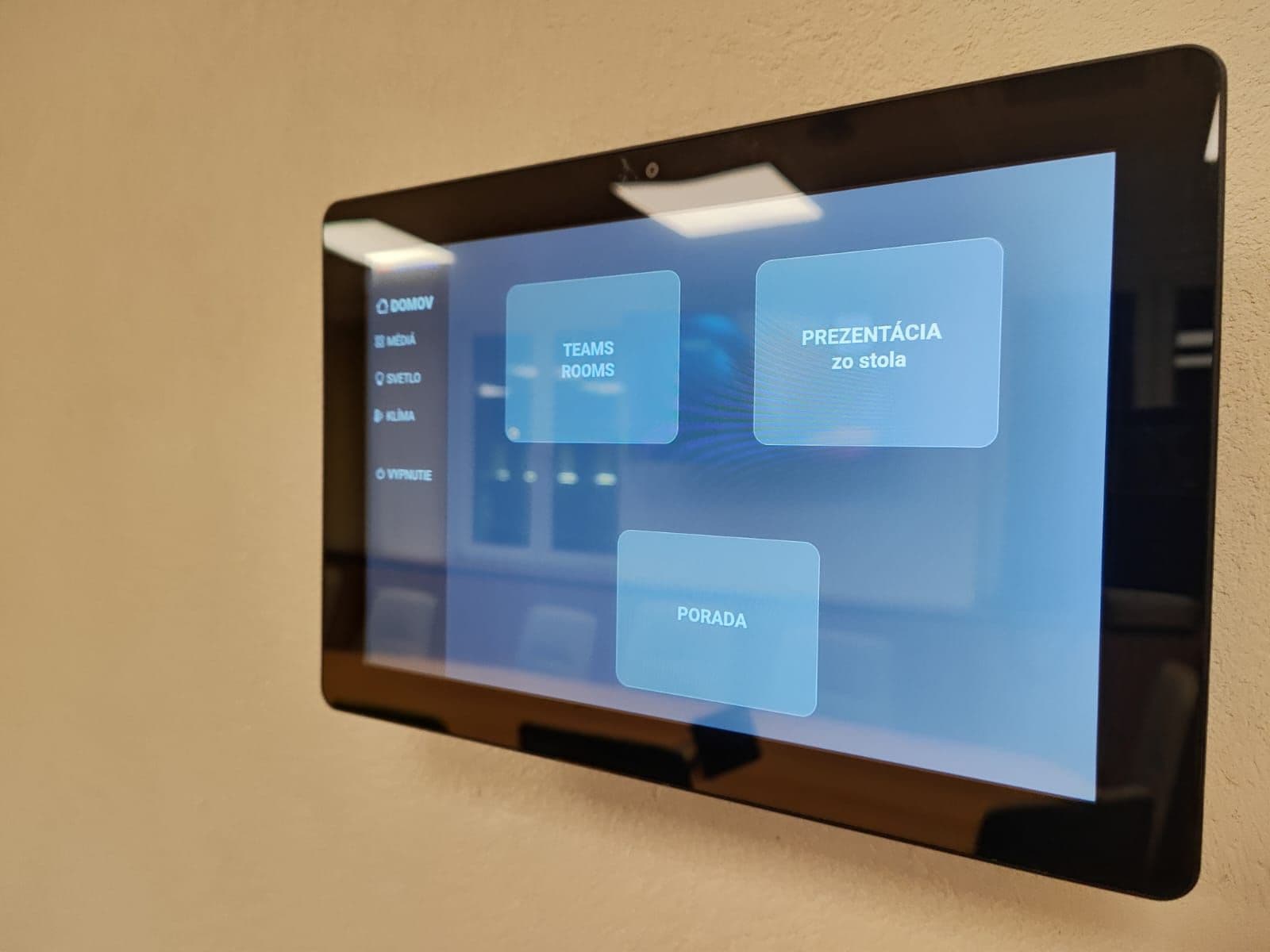 Nástenné ovládanie miestnosti pre zasadačku PPA Control